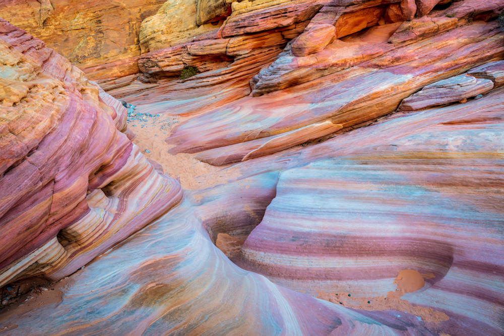 "Pastel Canyon: A Serene Dusk Photography Experience in SW Nevada"