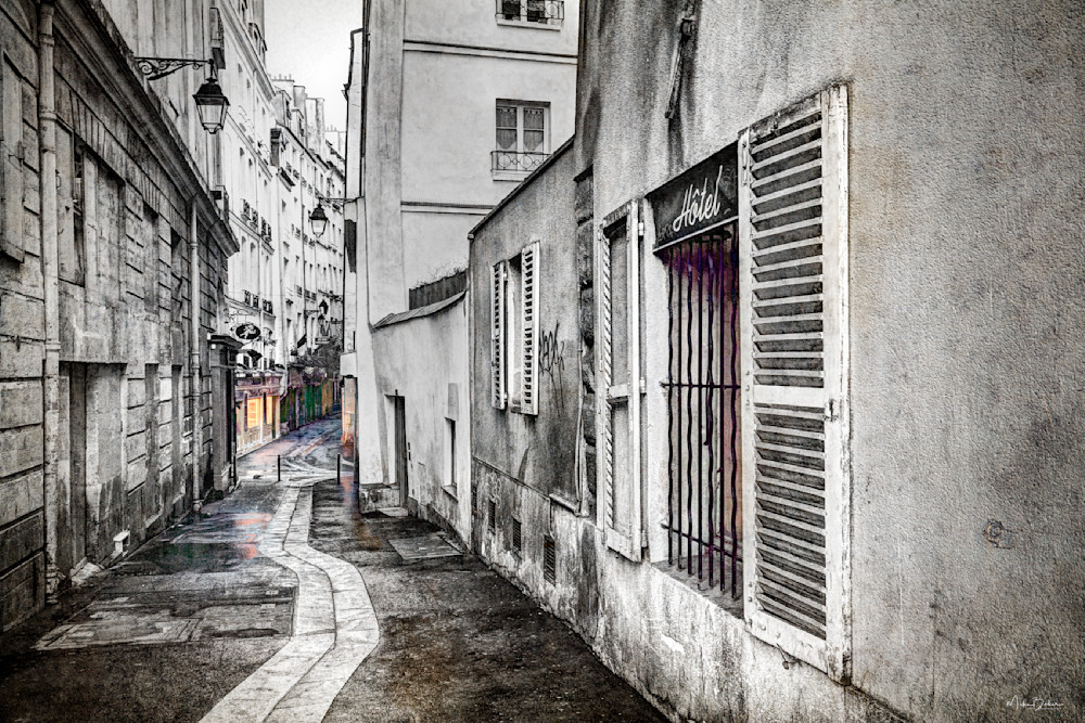 A Parisian Alleyway   Une Ruelle Parisienne Photography Art | 3rdEye Photographic