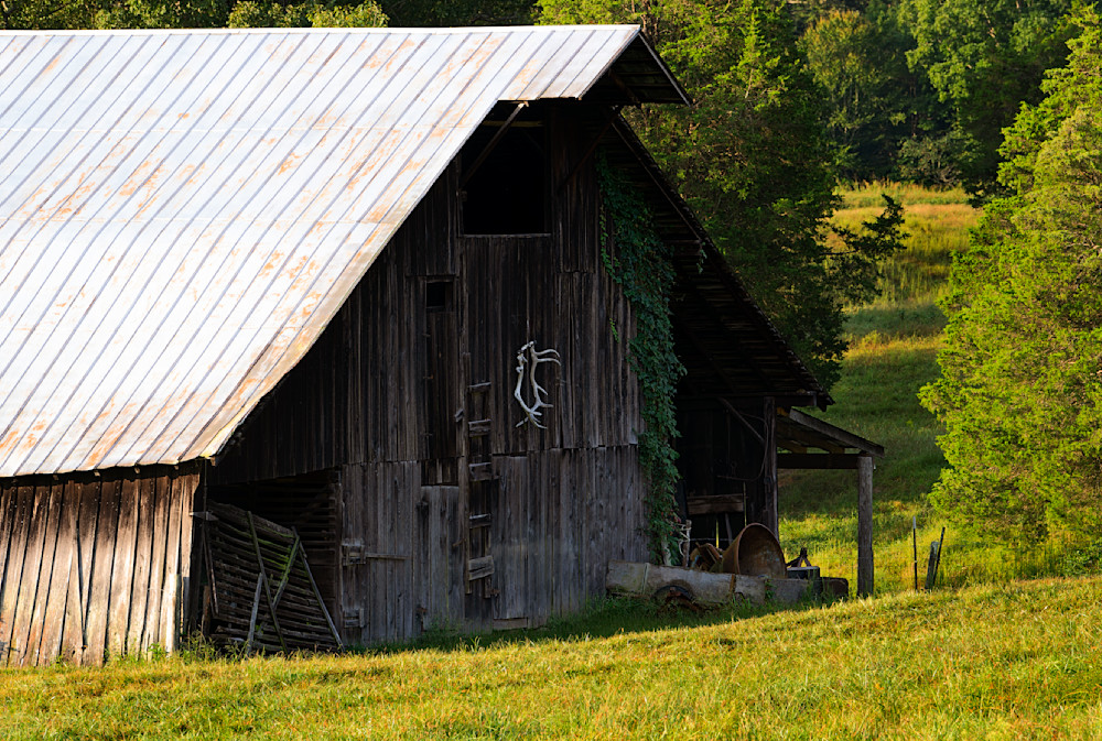 Trophy on the Barn — Tennessee fine-art photography prints