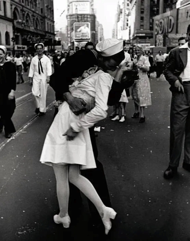 The Victory Kiss Photo Reproduction Art | Benjamin Art Etc