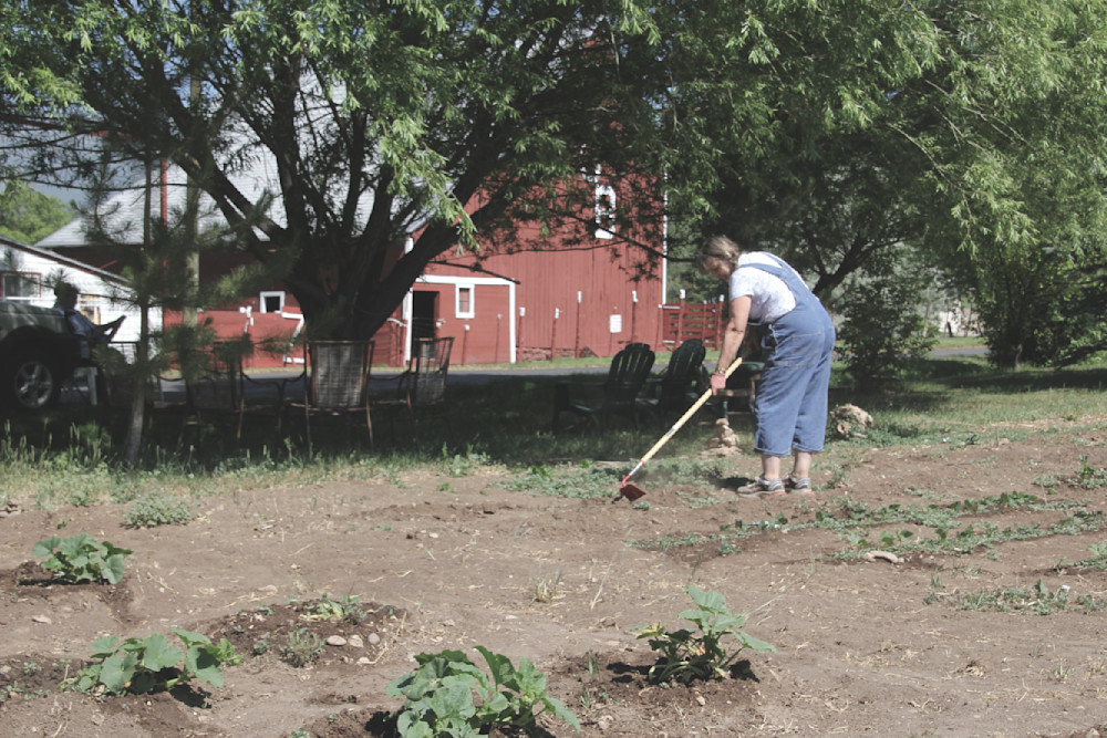 Working The Garden Art | PleinAirParadise.com