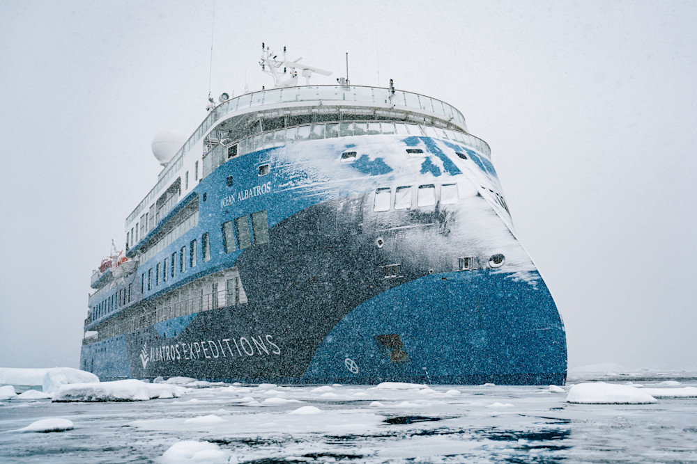 Antarctica: Enterprise Island #5 Photography Art | Tamara Susa Photography Antarctica: Enterprise Island #5 Photography Art | Tamara Susa Photography