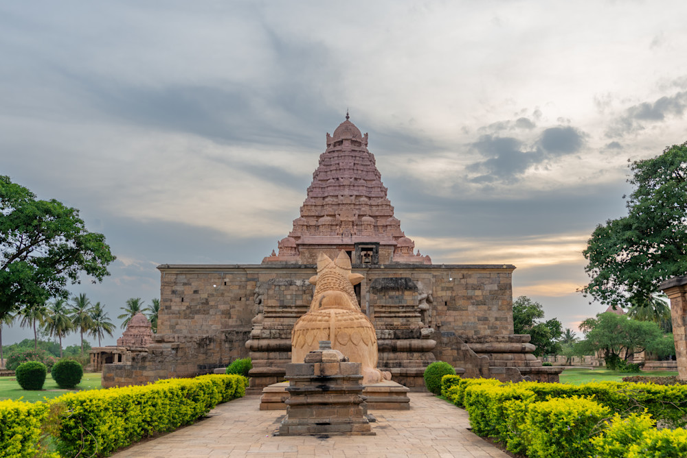 Stone Giants: The Brihadeeswarar Temple And Nandi In Gangaikonda Cholapuram Photography Art | Anand's Photography
