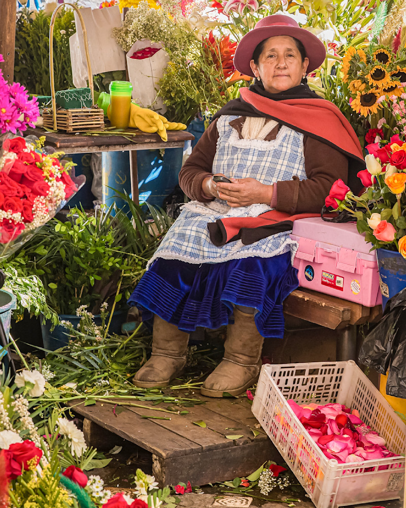 Scott Kasden | Shop photo of flower vendor in Cuenca Market