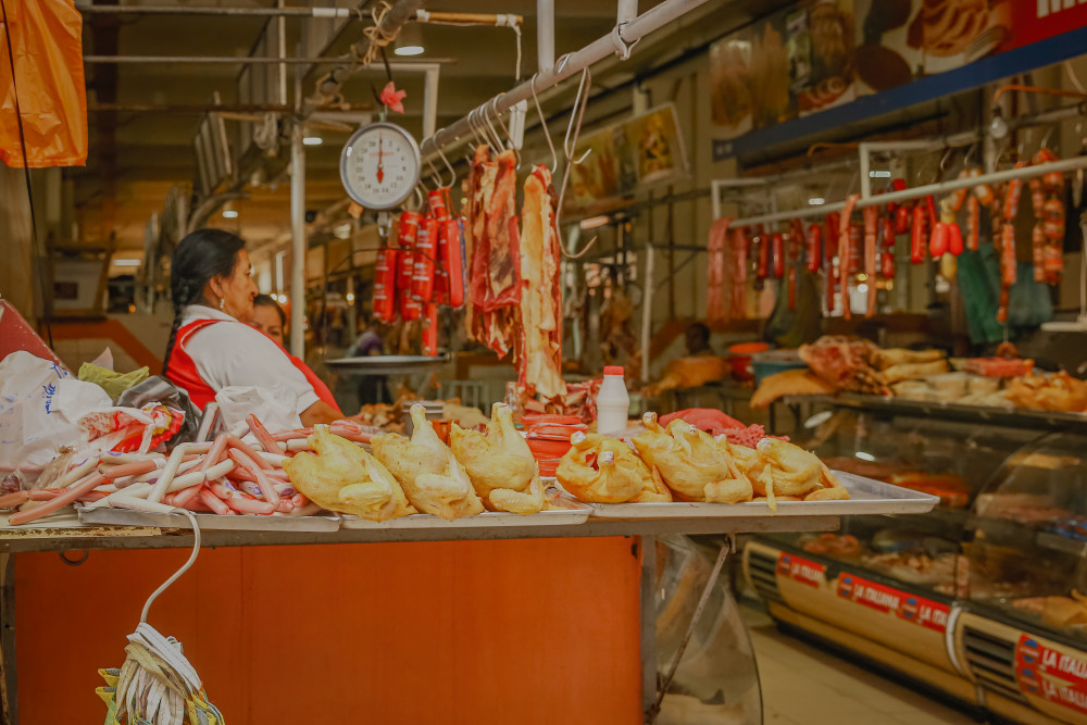 Scott Kasden | Shop photograph poultry stand Cuenca market