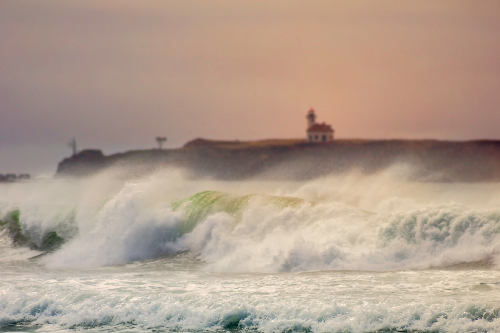 Arago Lighthouse Waves