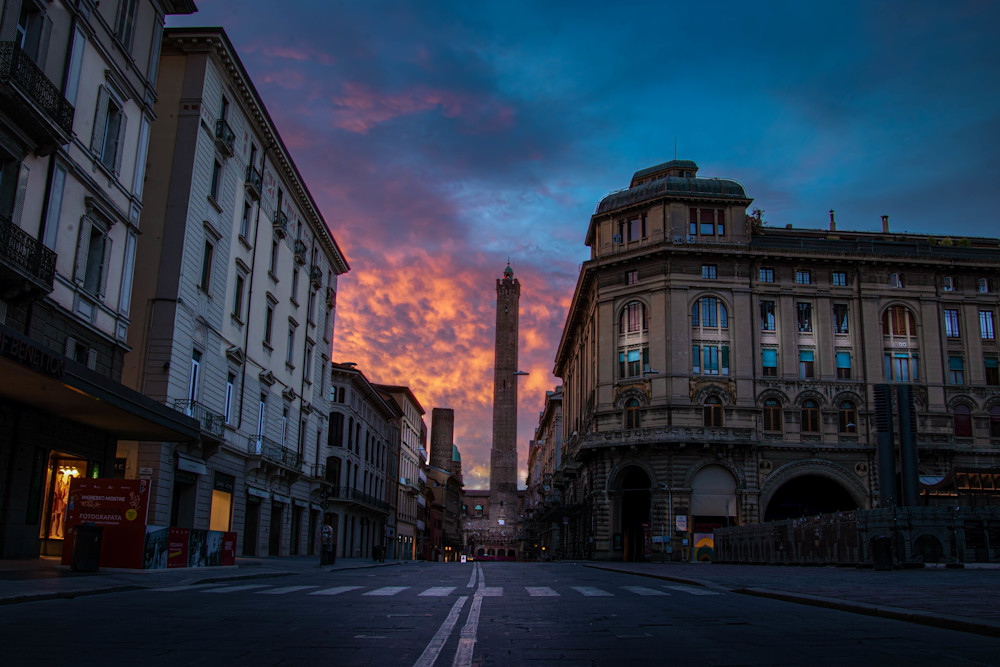 Dawn at the Two Towers – Bologna, Italy