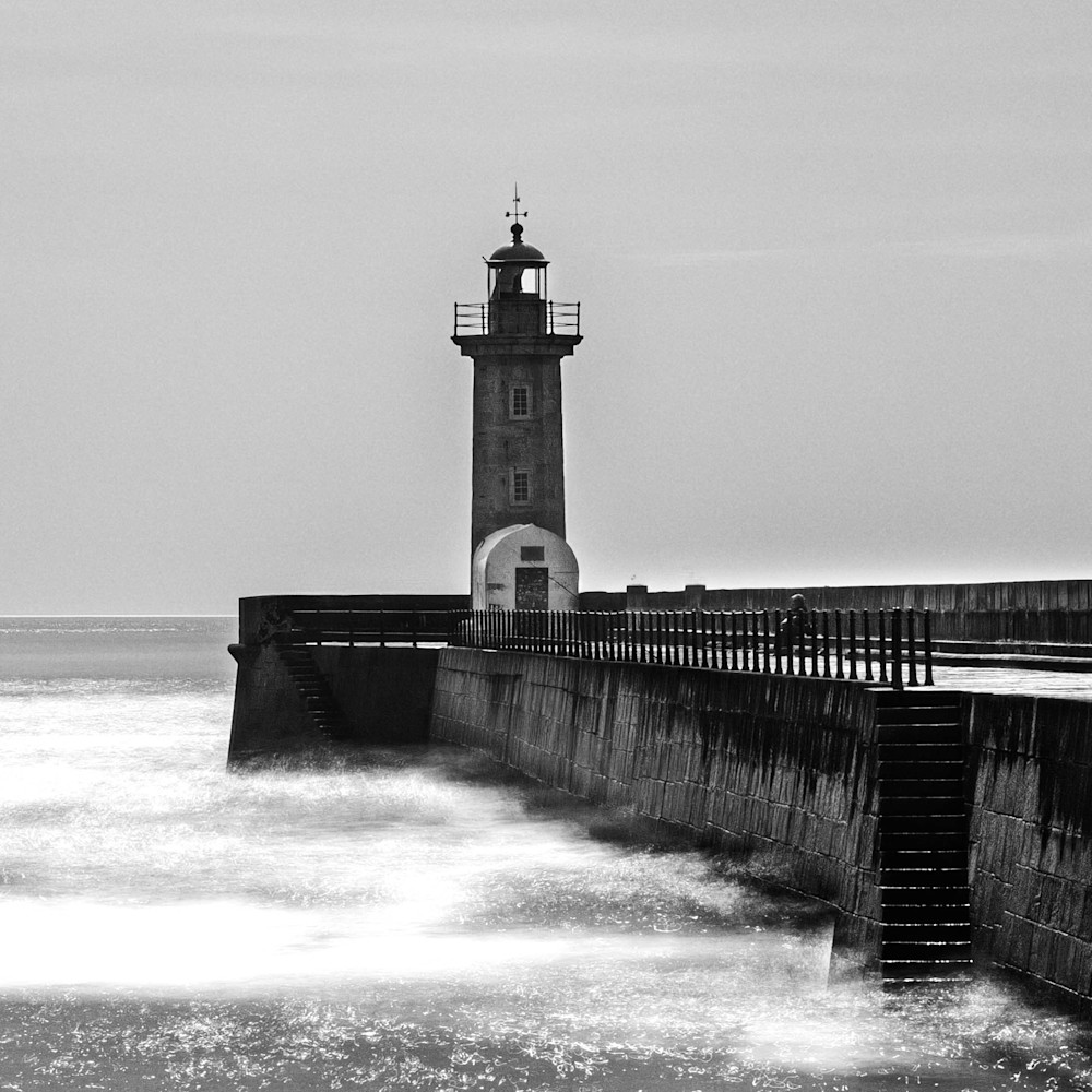 Black and White Photo of Farolim de Felgueiras Lighthouse in Porto – 910Photography