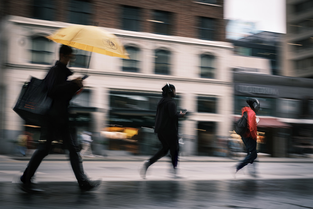 Journeys in the Rain – Urban Street Photography by Luis R.R. Siqueira Journeys in the Rain – Urban Street Photography by Luis R.R. Siqueira