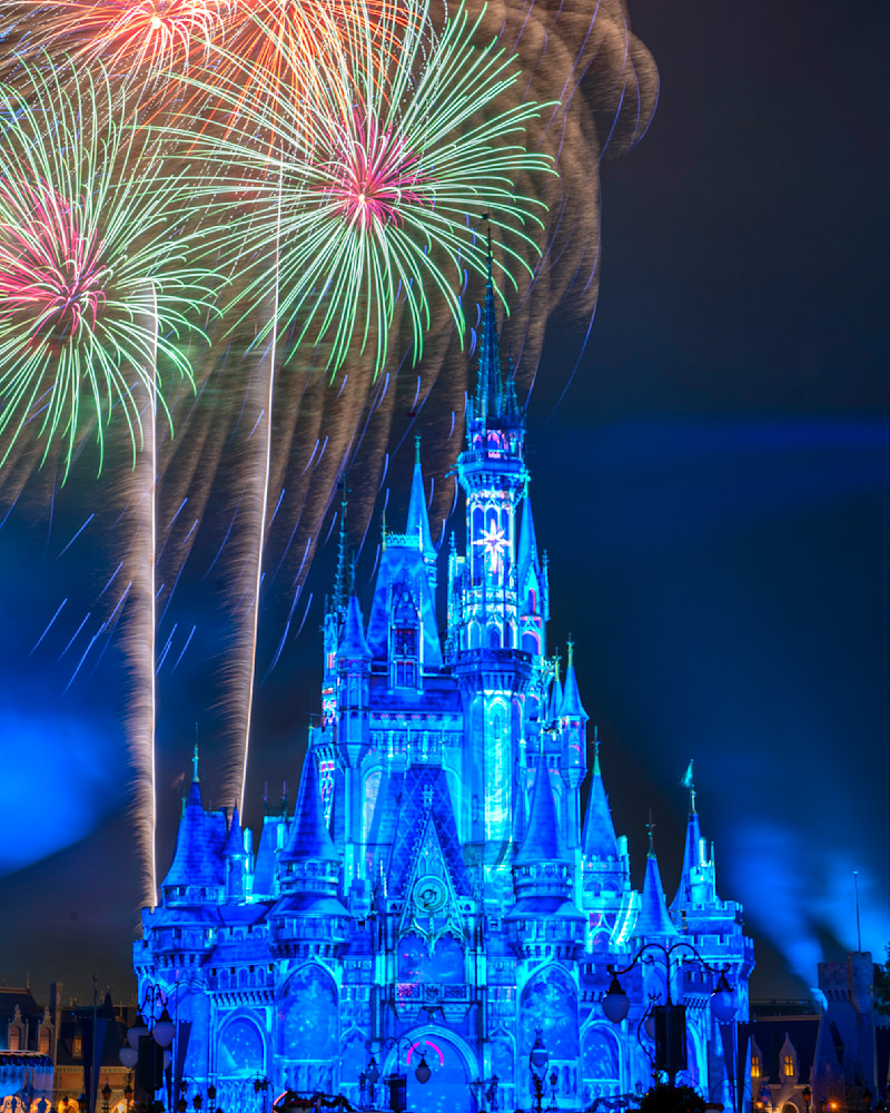 Disney_Fireworks_Over_Cinderel