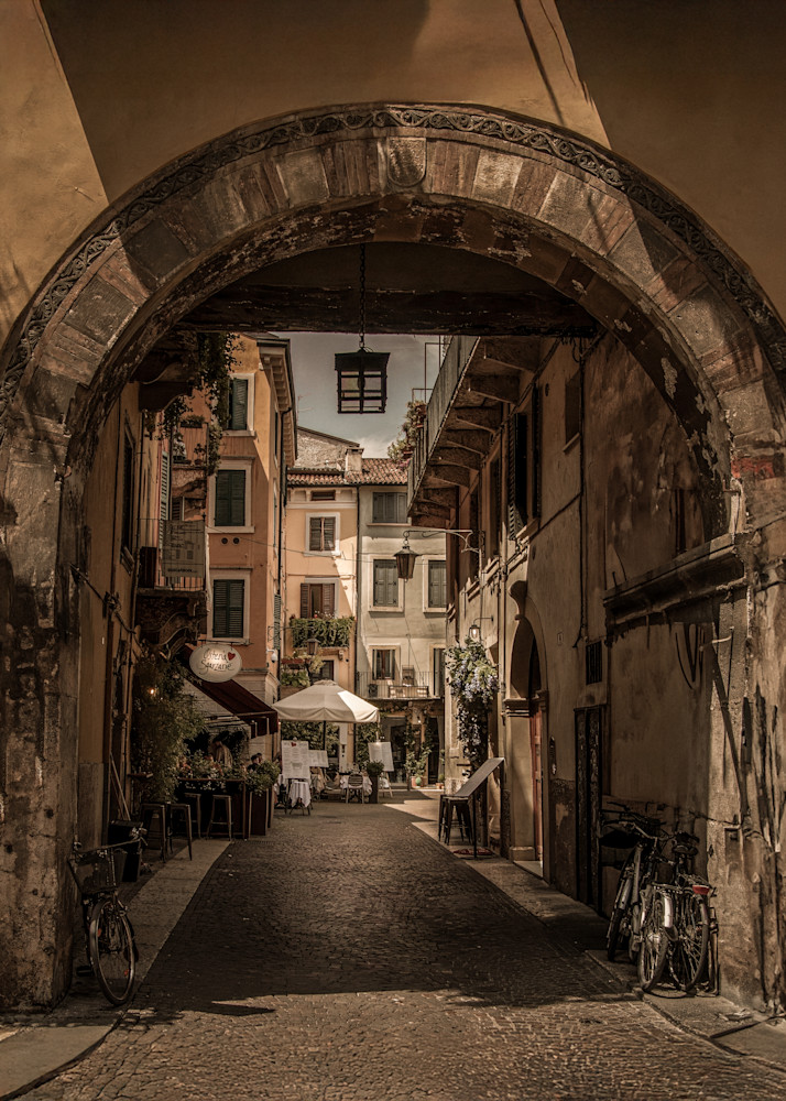 Hidden Restaurant Alley in Verona Italy – Fine Art Print | 910Photography
