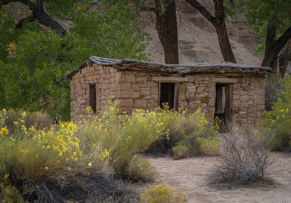 Green River Cottage - Abandoned Stone Structure Photography