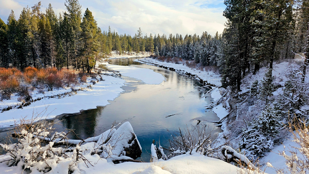 Deschutes River Snowy Banks Photography Art | InYourBackyard