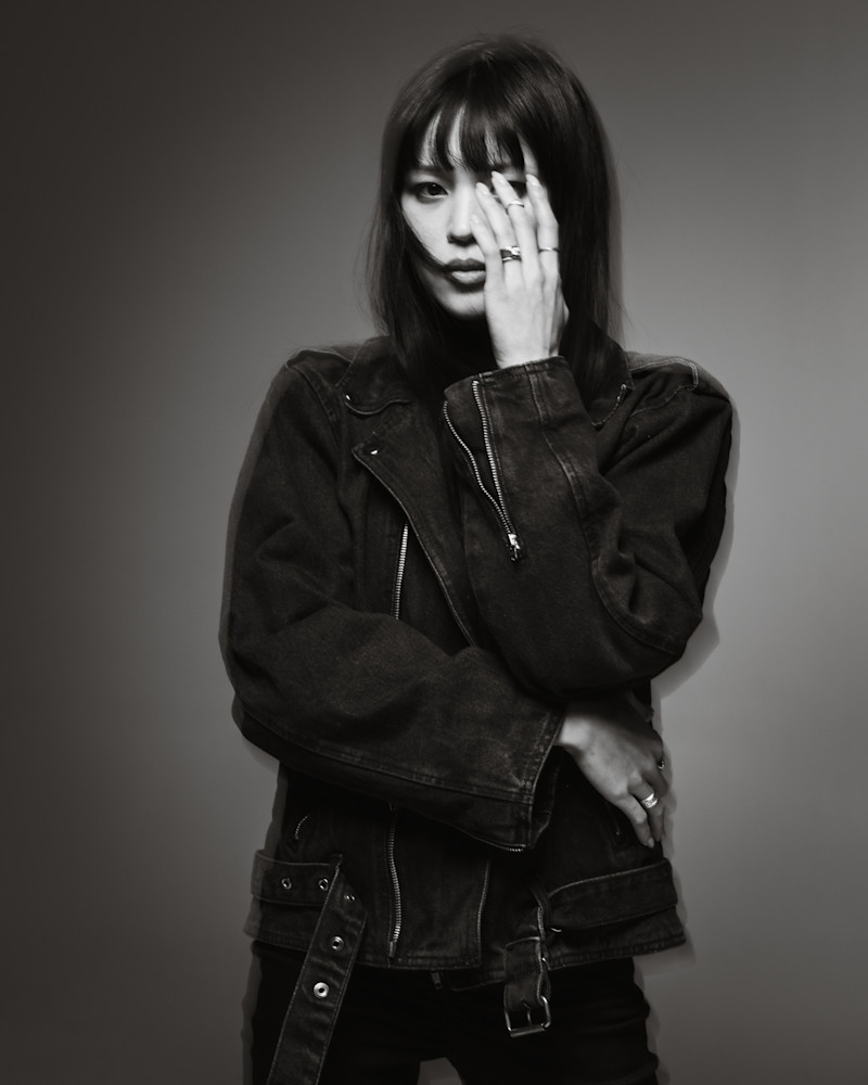 Studio Black Suki 2122 5 S Photography Art | Pixel R Photography