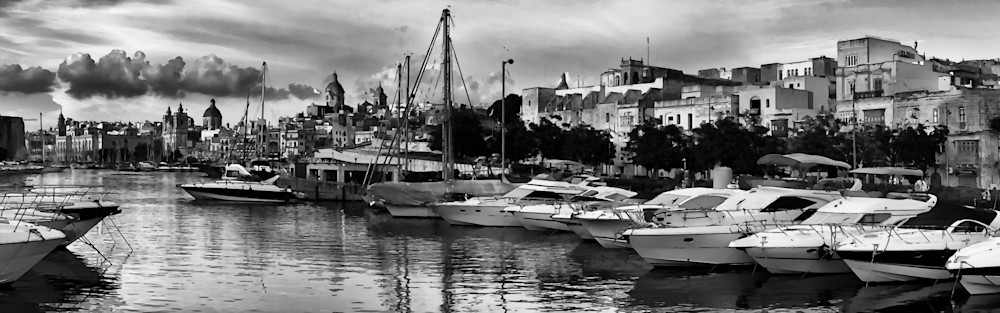 Cospicua in Watercolor Black and White