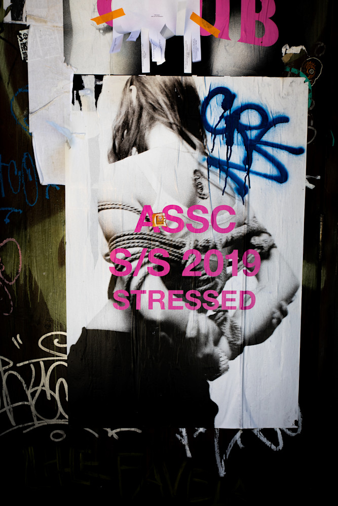 Kinbaku Wall – Fine Art Print by Ricardo Picón | City Skin Series