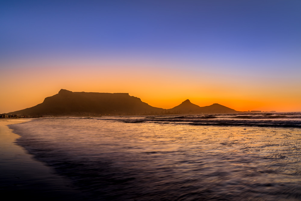 Sunset over Table Bay and Table Mountain, Soutrh Africa