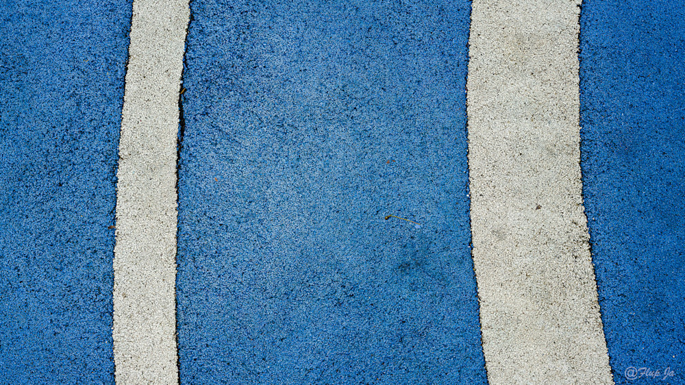 2 White Curves Blue Ground .Jpg Photography Art | philippejanssens