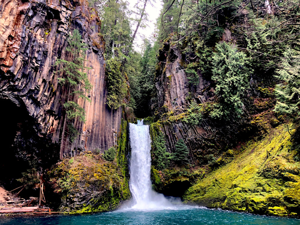 North Umpqua River Flowing Over Toketee Falls Photography Art | InYourBackyard