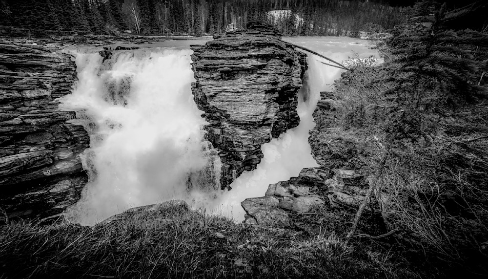 Athabasca Falls’ Breath: Mist, Stone, and the Patient Canyon in Black and White