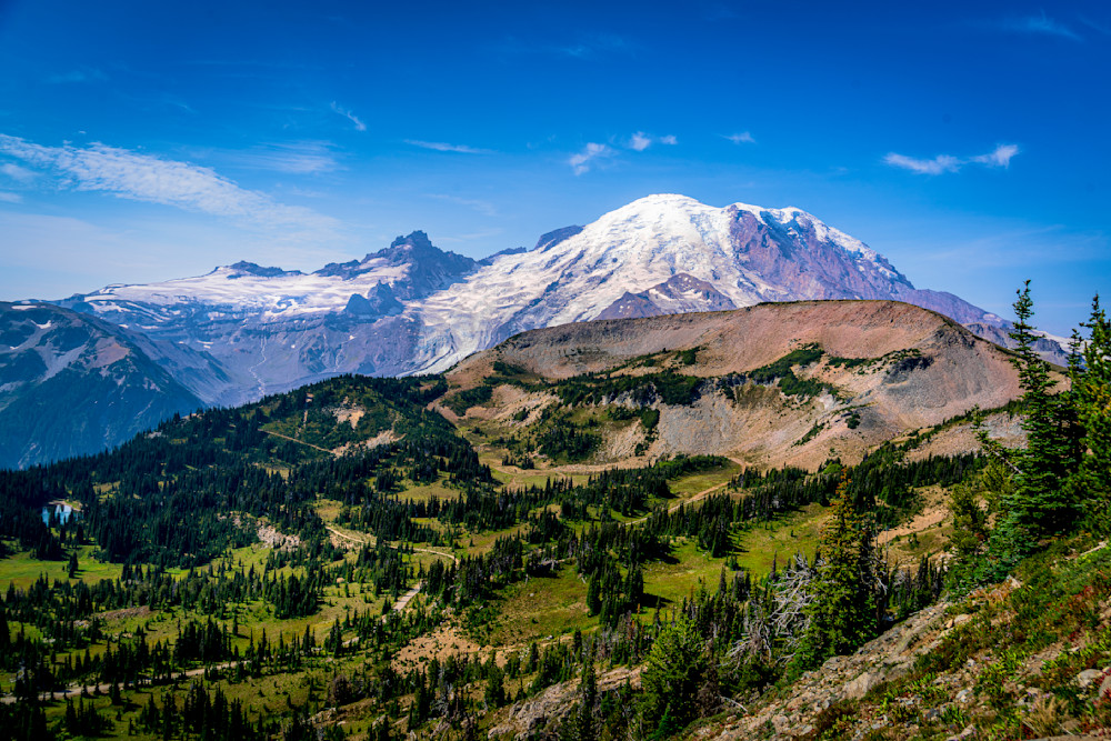 Burroughs Mountain and Mount Rainier in Mount. Rainier National Park