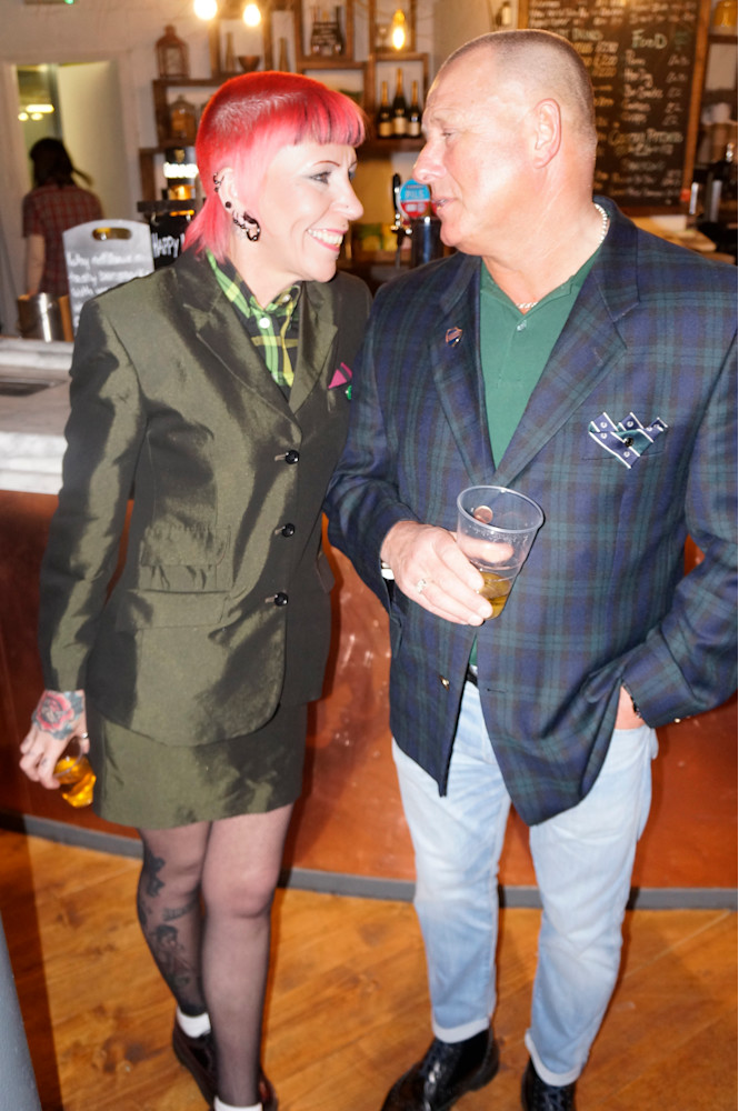 Skin Couple Art | Skamagnet