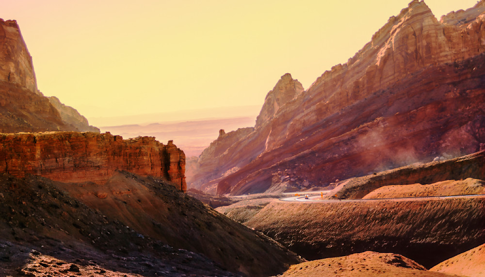 Familiar Bend, Changing Light – Spotted Wolf Canyon Photo