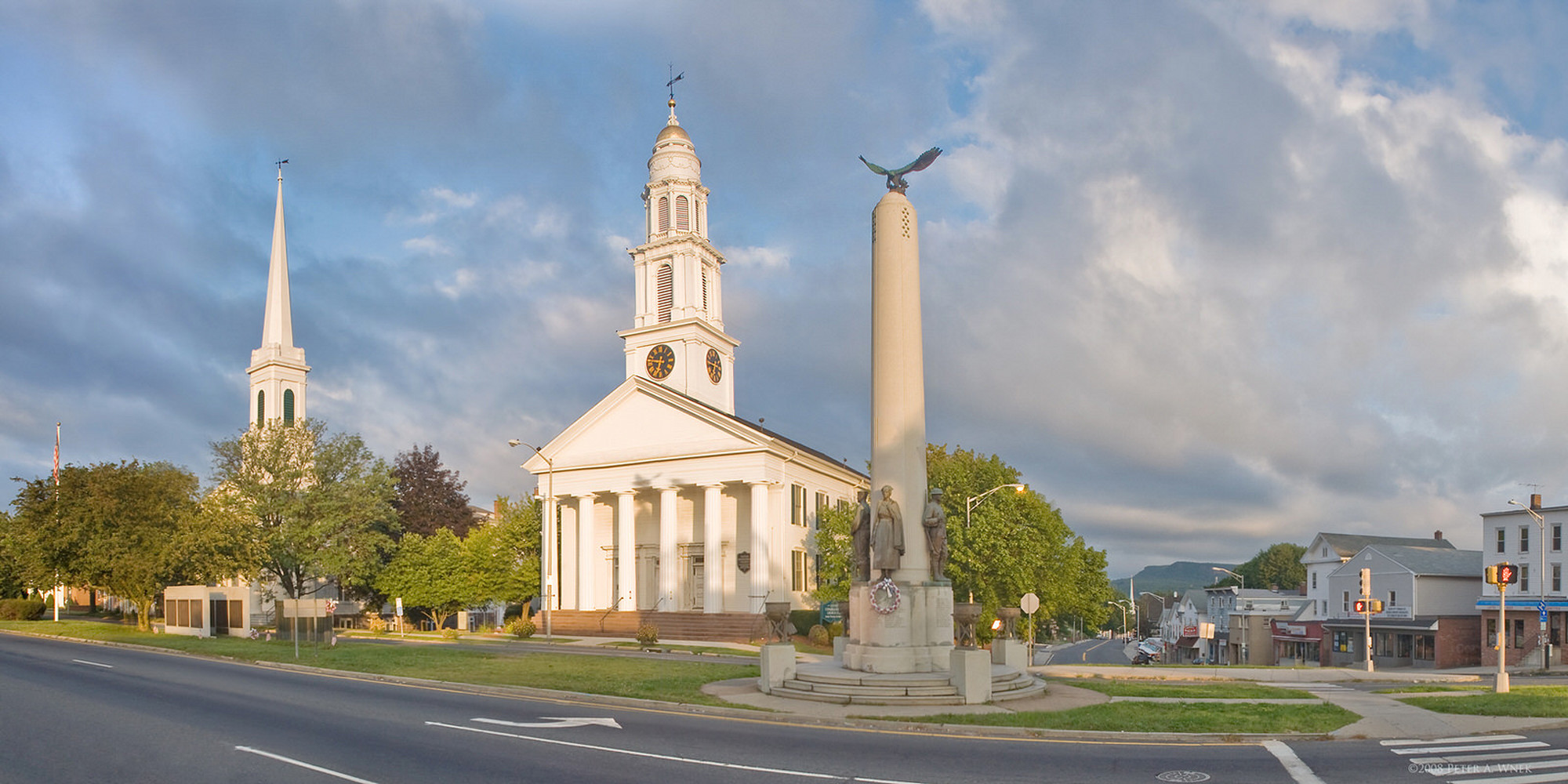 Broad Street Meriden Churches and War Memorial