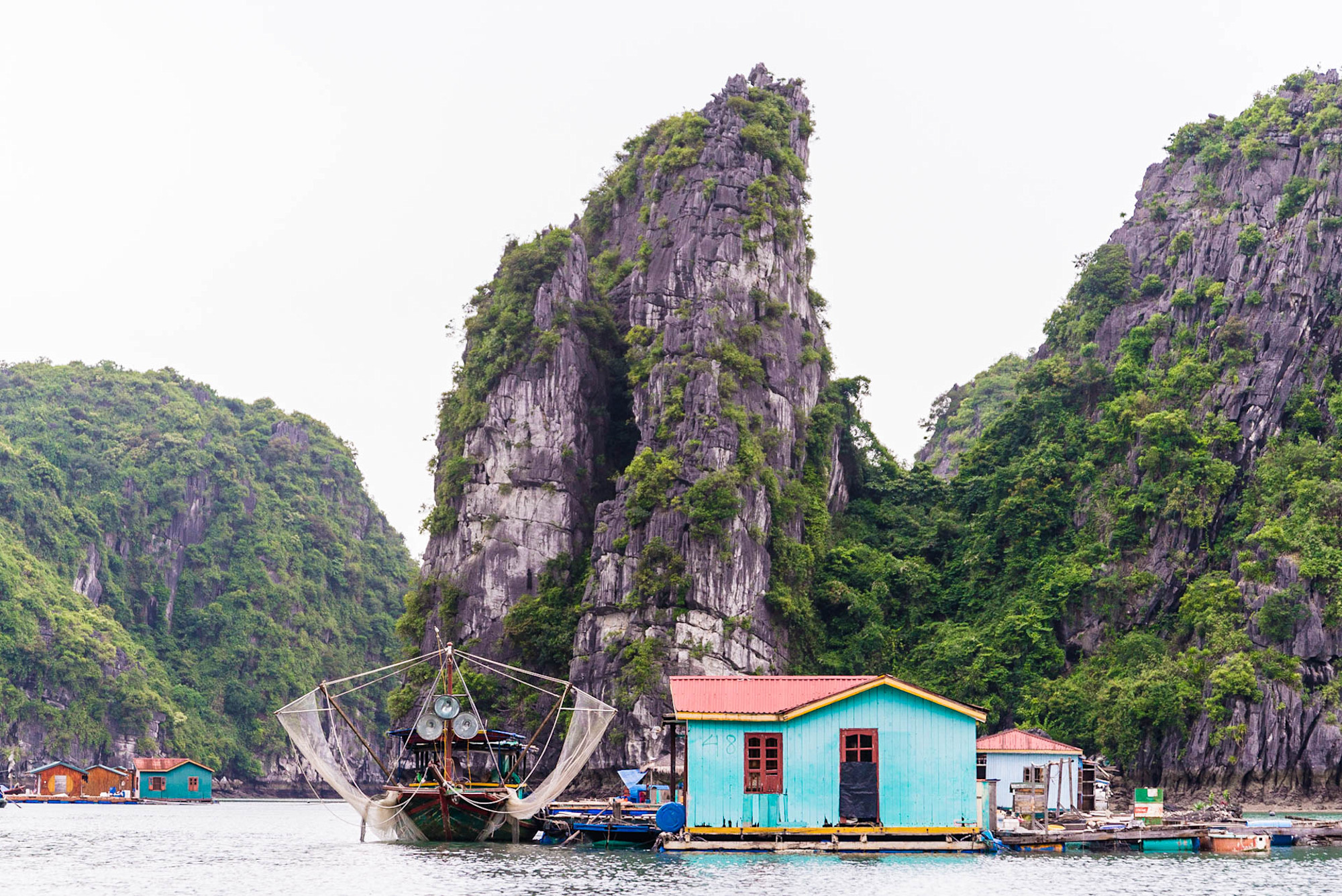 Floating Domain Vung Vieng Floating Fishing Village Halong Bay Vietnam