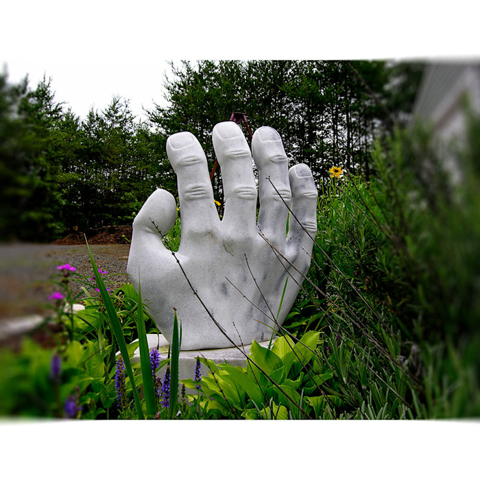 All_sculpture_1000x1000_0015_hand1_ccarzv
