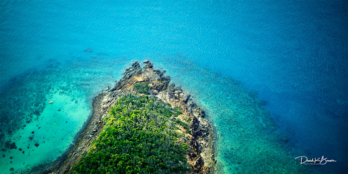 Cf002623_divers_and_island_a5uvog_yifmip
