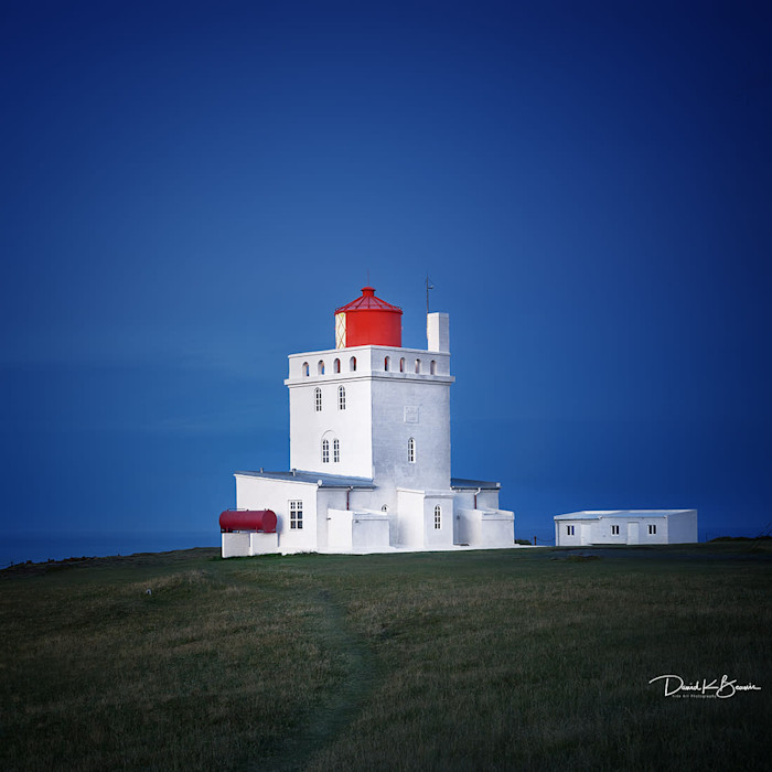 Iceland-lighthouse_1_sa0nqz_itnlfp