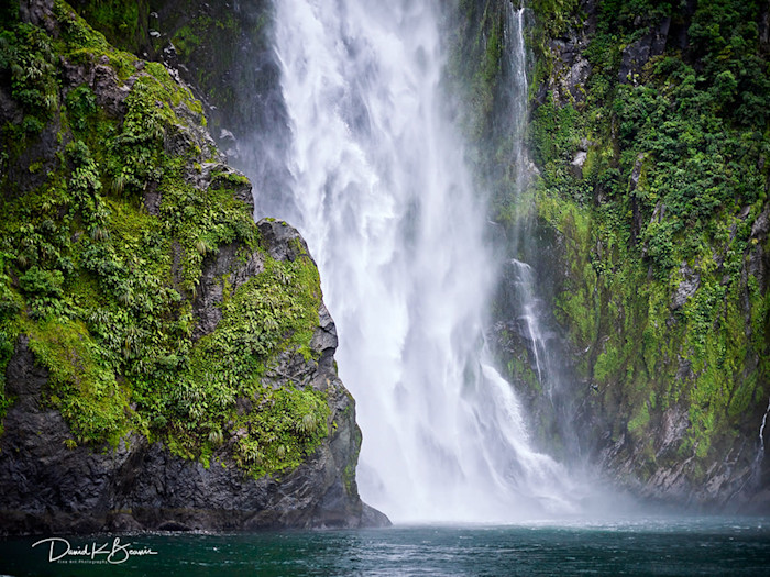 Enchanted_falls_fkqw2d_zuytrg