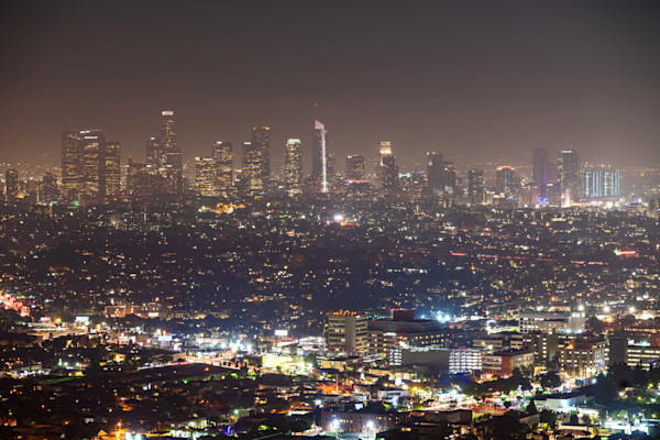 https://images.discerningassets.com/image/upload/c_limit%2Ch_600%2Cw_600/v1583622934/Los_Angeles_Skyline_from_the_Griffith_Observatory_p9bhjb.jpg