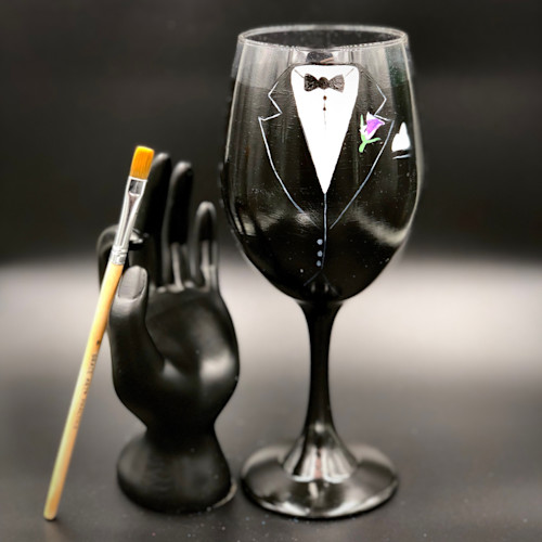 Bride & Groom Wine Glass Set - Design: HH6 - Everything Etched