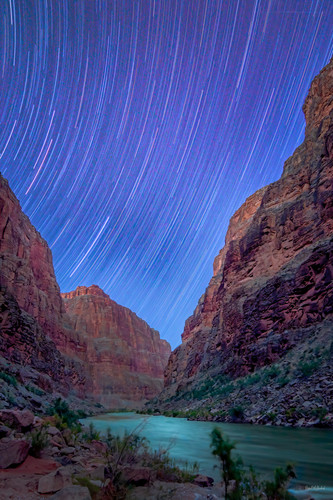 Star trails of the grand canyon o1njpf