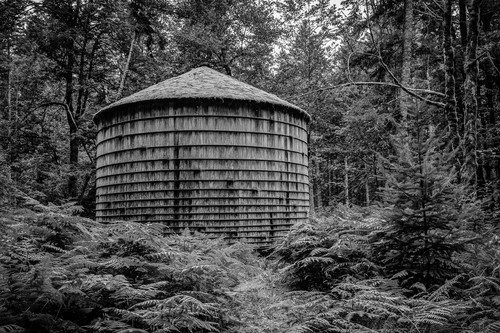Wooden water tank in the forest 2014 e1ns2t
