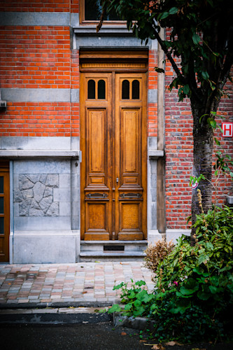 Doors of ixelles 1 brussels belgium 2018 loh76l