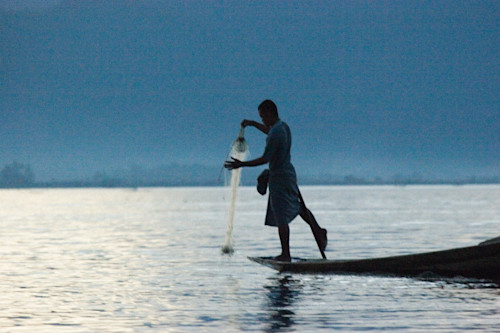 Inle lake fisherman kmiwqj