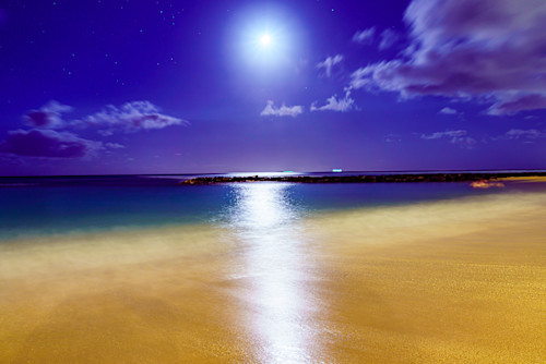 Waikiki beach beach night two wrzkhz