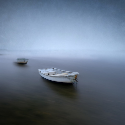 2 boats in dawn mist z7wn5f