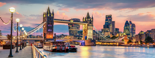 Panoramic view of the tower bridge and city of london at dusk final ii kctxzh