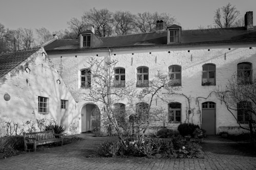 The gatehouse rouge cloitre auderghem belgium 2022 pjxh6v