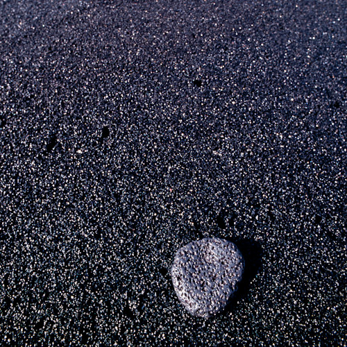 Hawaiian black sand yee0rc
