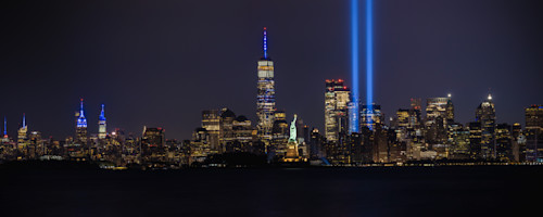 New york city   skyline with tribute lights waehnt