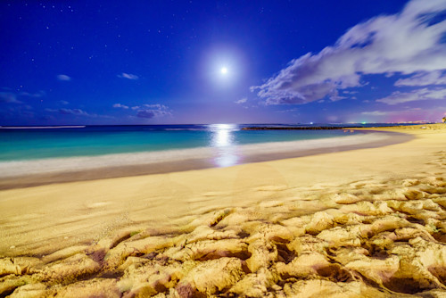 Twilight night in waikiki beach hawaii bebpi2