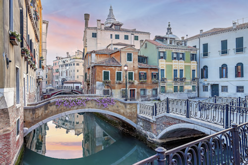 Bridges in venice and canals italy. jnnuk1