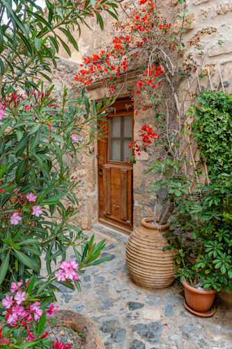 Little courtyard monemvasia peloponnese greece. pofz9q
