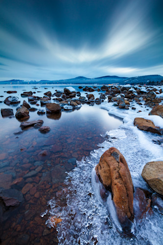 Icy tahoe shoreline gwrzlj