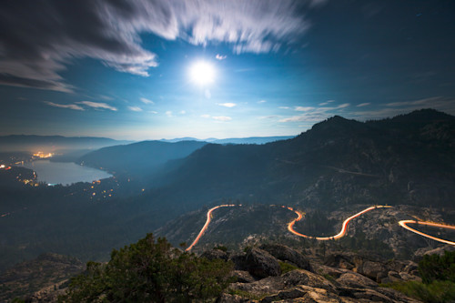 Full moon above donner lake 7 hpuueg